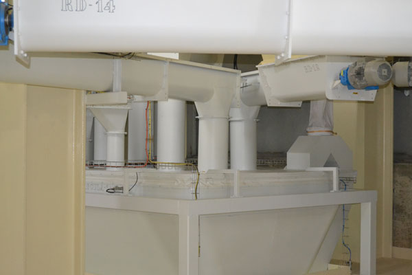 https://mgnfeedmills.com/images/pages/processes/dosage/DOSIFICACION-DSC_0019-copia.jpg