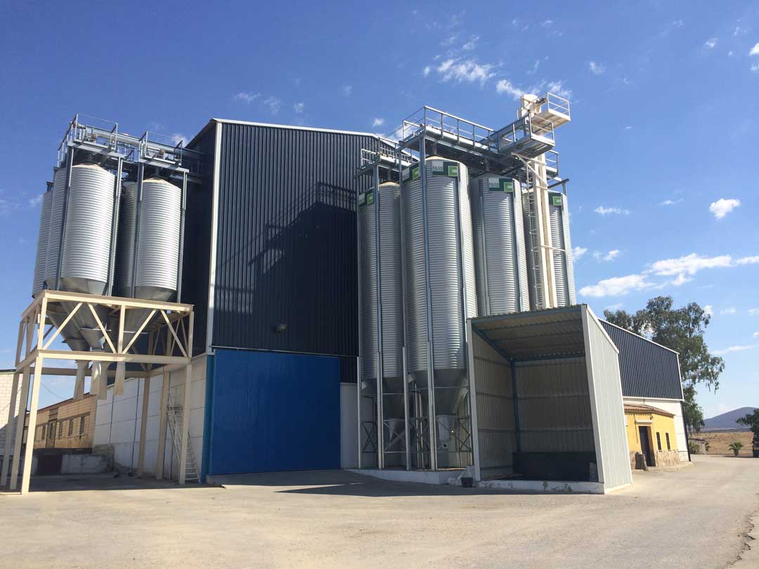 https://mgnfeedmills.com/images/pages/products/storage/intake-pits/PIQUERAS-benito-ruiz-gonzalez-1.jpg